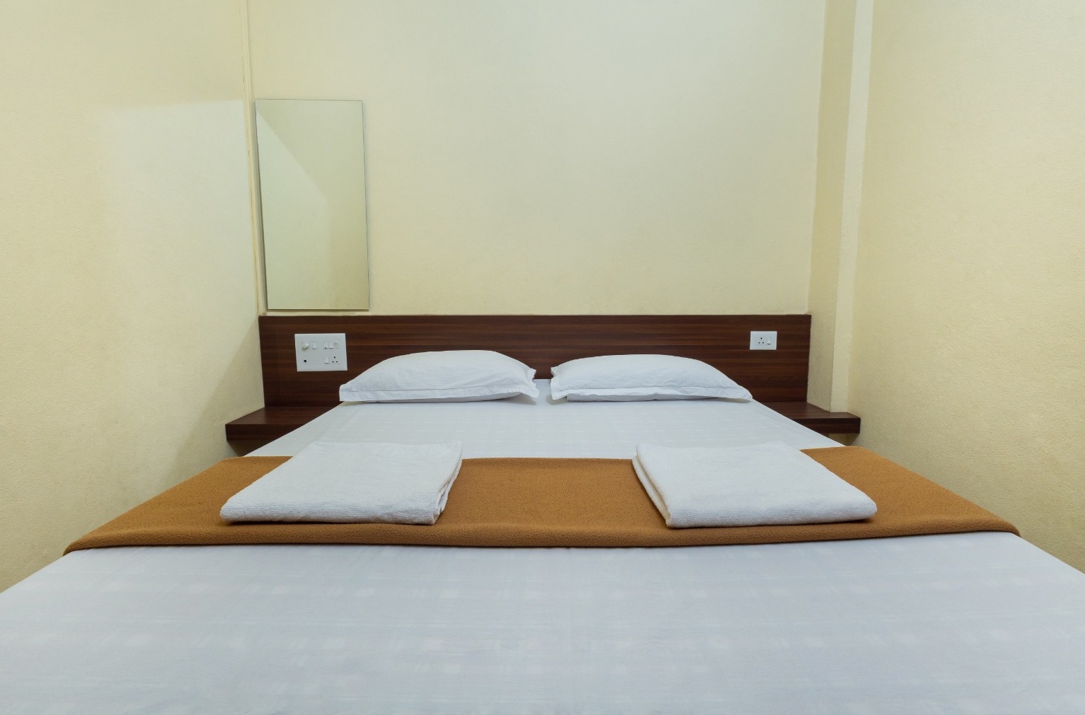 Hotel Ambika | Deluxe Double Bed Non AC